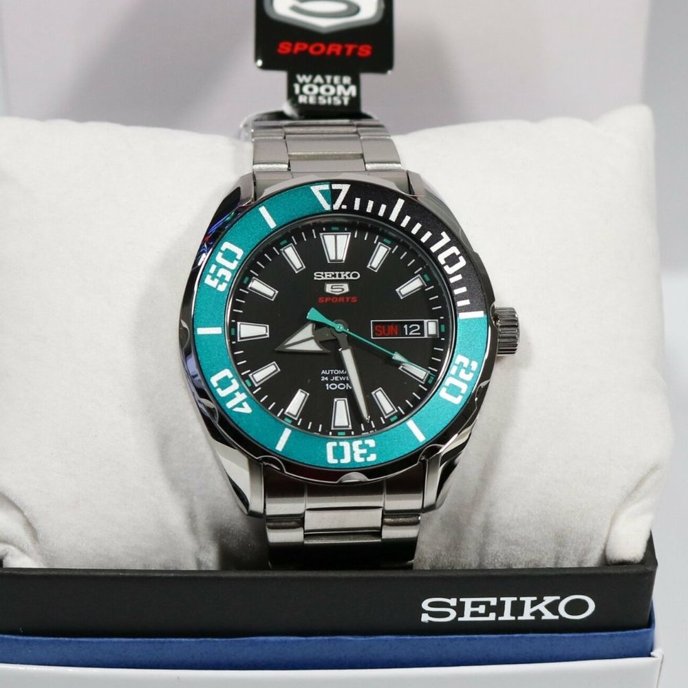 Seiko Sports 44mm Men's Self Winding Watch - Picture 2 of 4